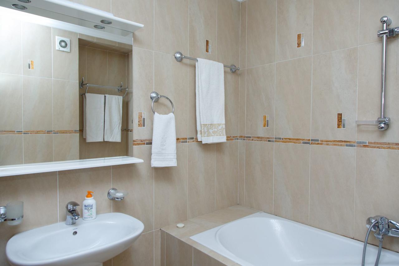 Penthouse With 3-Bedrooms アルマトイ エクステリア 写真