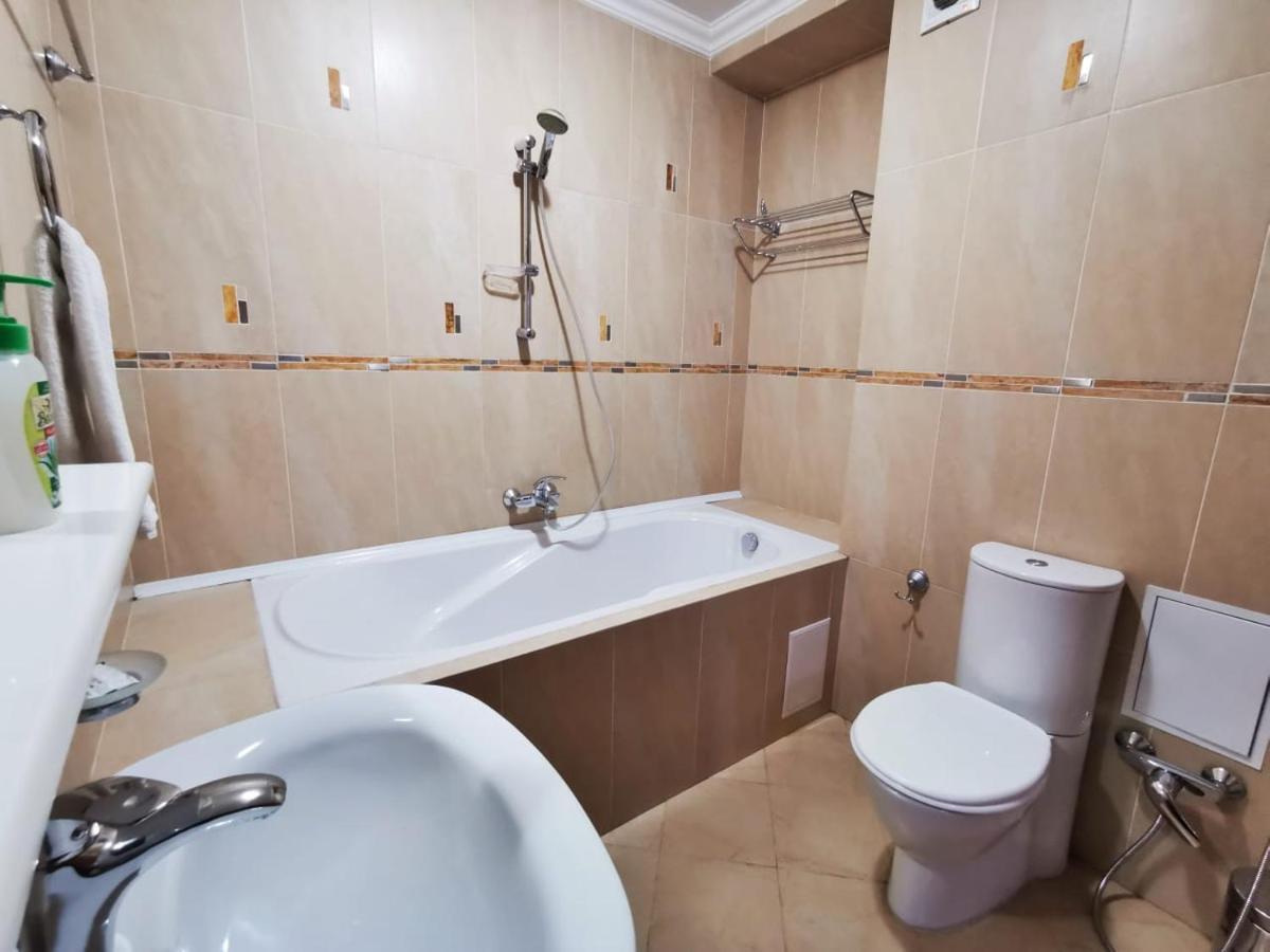 Penthouse With 3-Bedrooms アルマトイ エクステリア 写真
